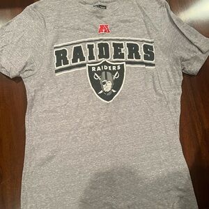 Gray Raiders T-Shirt, size M